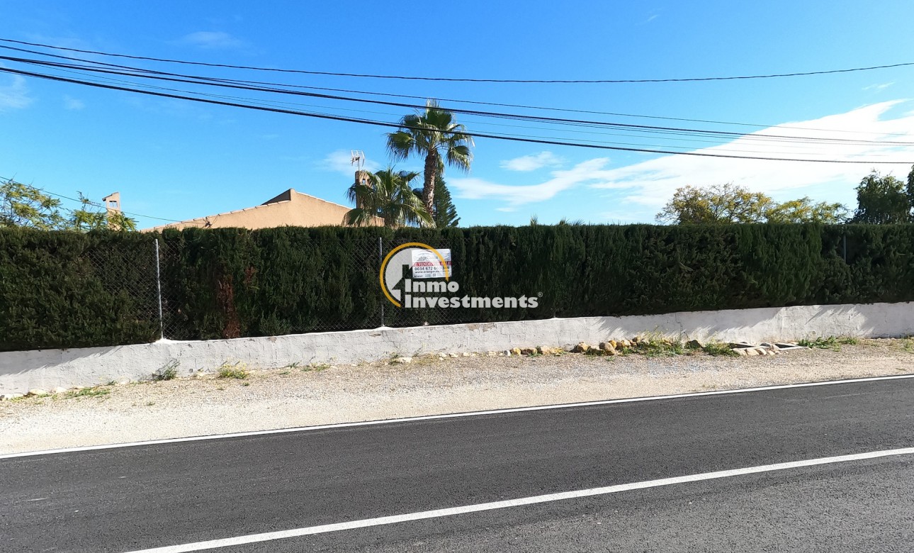 Resale - Villa - Albatera