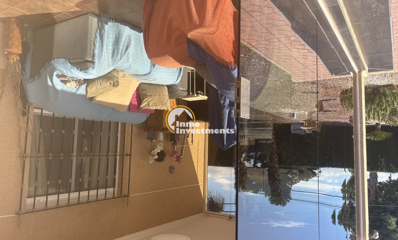 Resale - Villa - Albatera