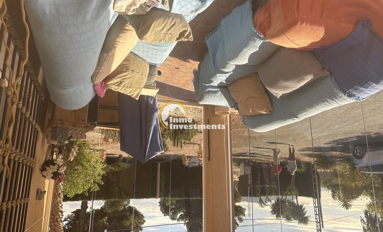 Resale - Villa - Albatera