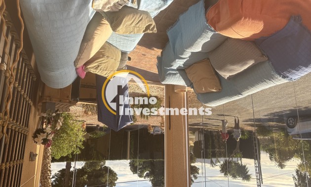 Resale - Villa - Albatera