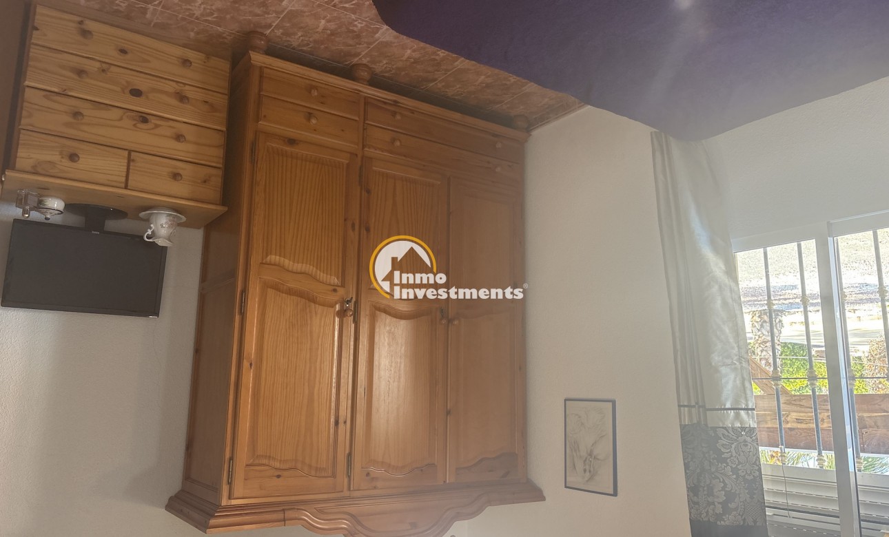 Resale - Villa - Albatera