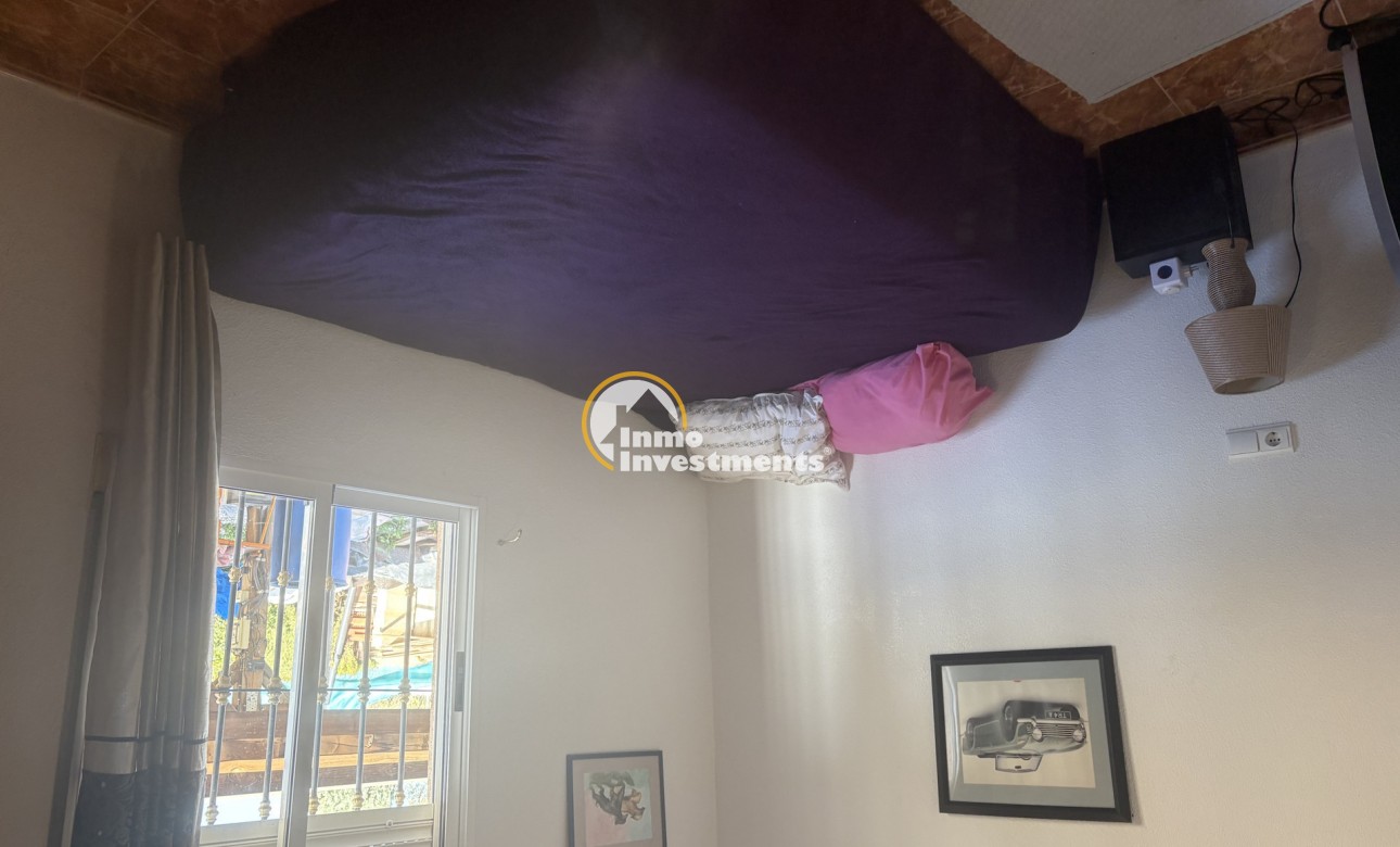 Resale - Villa - Albatera