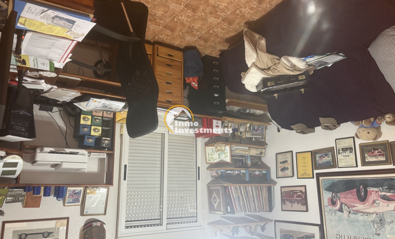 Resale - Villa - Albatera