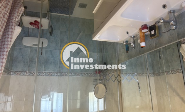 Resale - Villa - Albatera