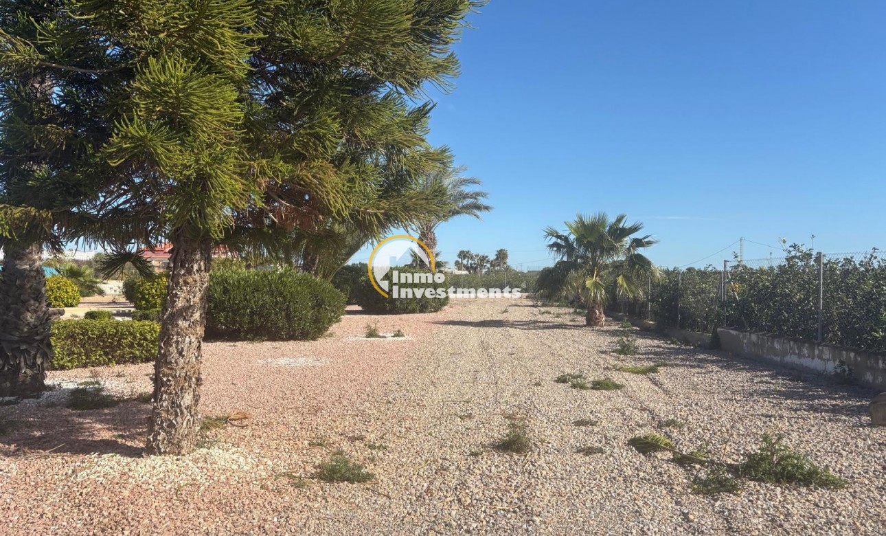 Resale - Villa - Albatera