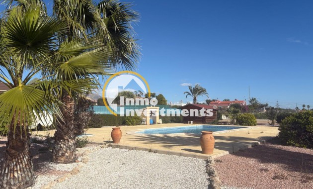 Resale - Villa - Albatera