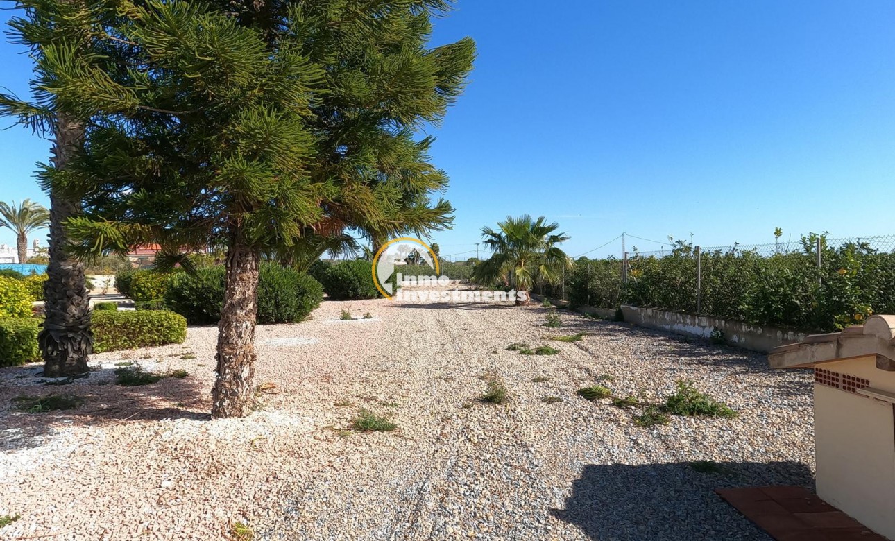 Resale - Villa - Albatera