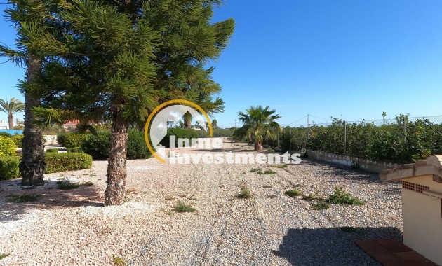 Resale - Villa - Albatera