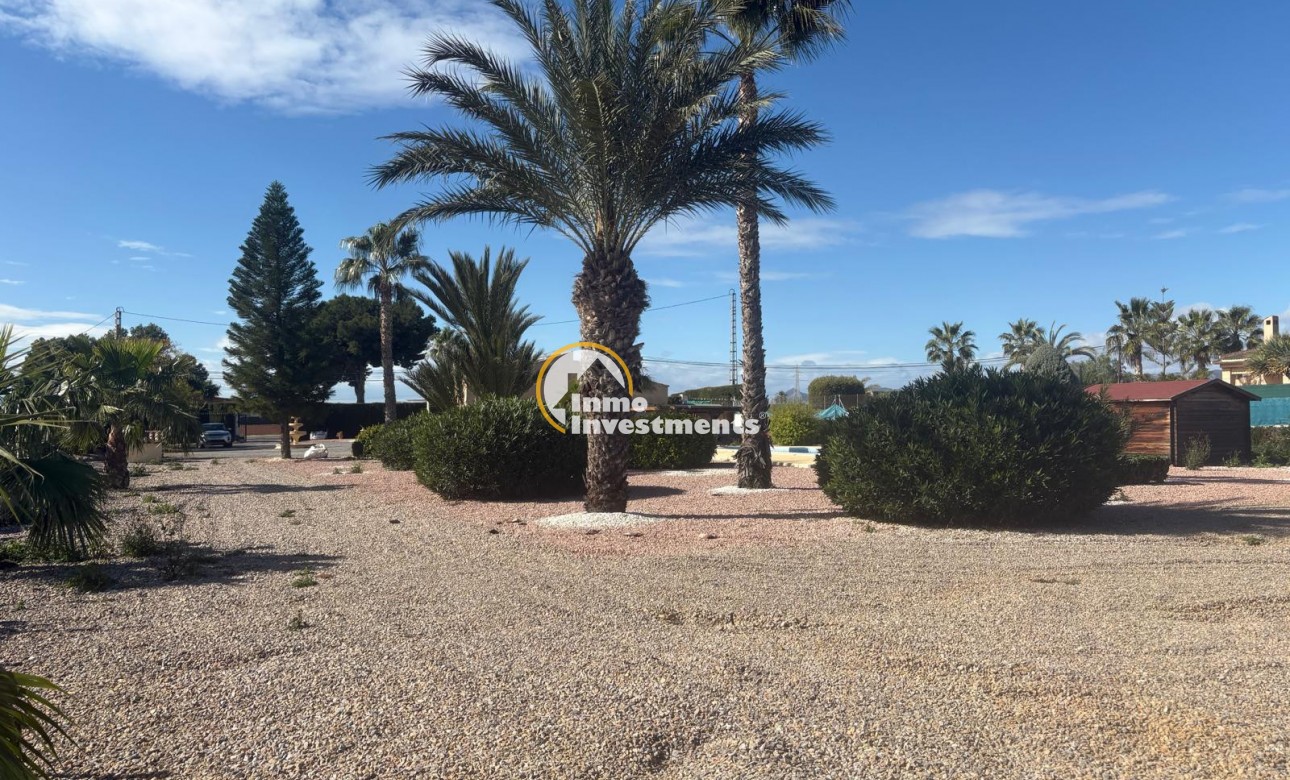 Resale - Villa - Albatera