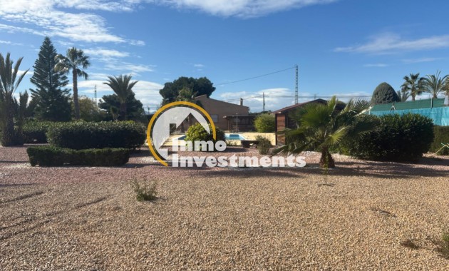 Resale - Villa - Albatera