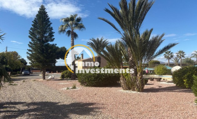 Resale - Villa - Albatera