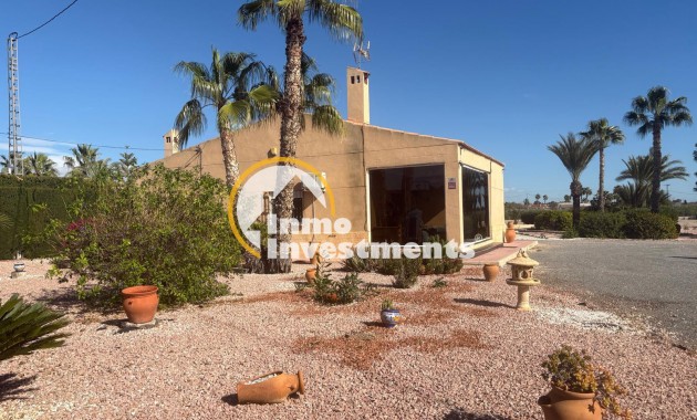 Resale - Villa - Albatera