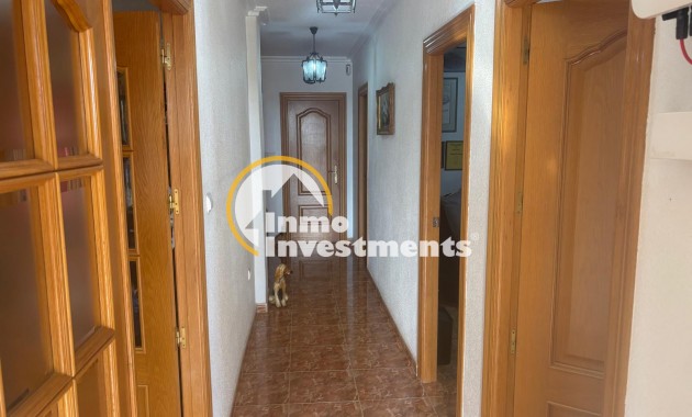 Resale - Villa - Albatera