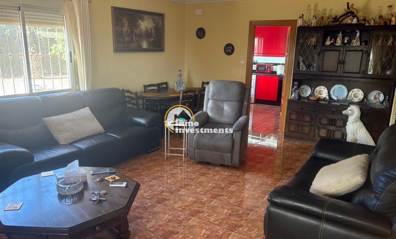 Resale - Villa - Albatera