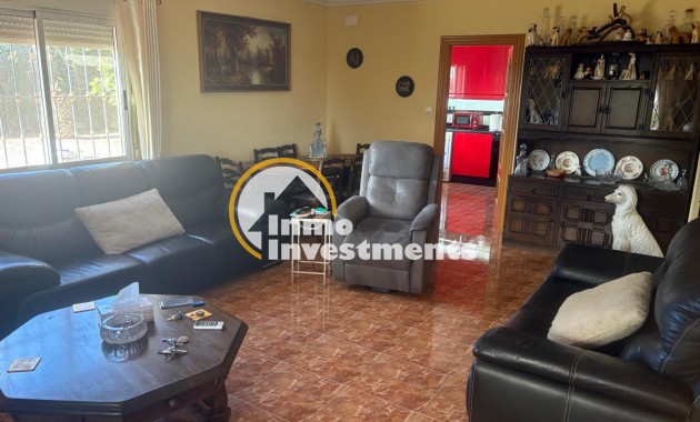 Resale - Villa - Albatera