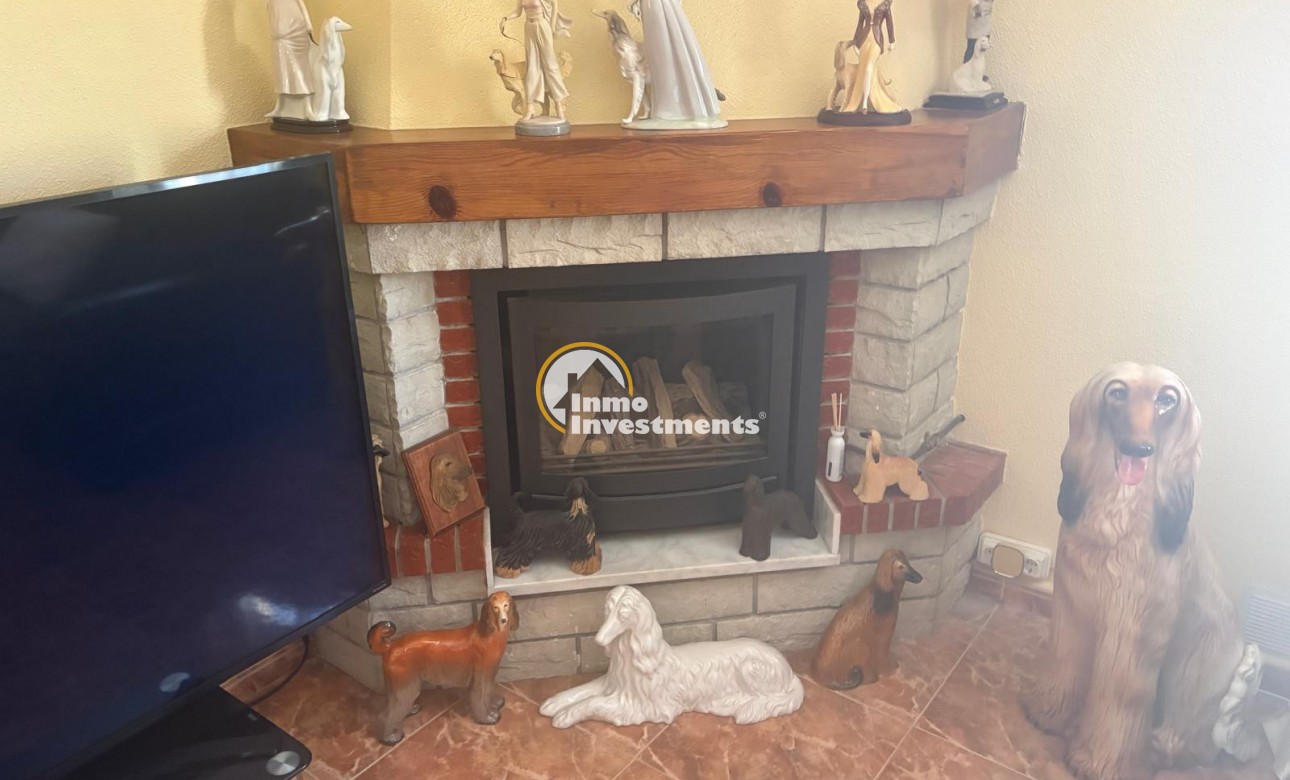 Resale - Villa - Albatera