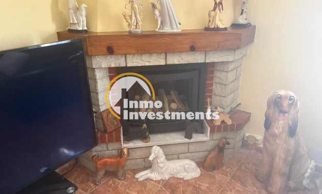 Resale - Villa - Albatera