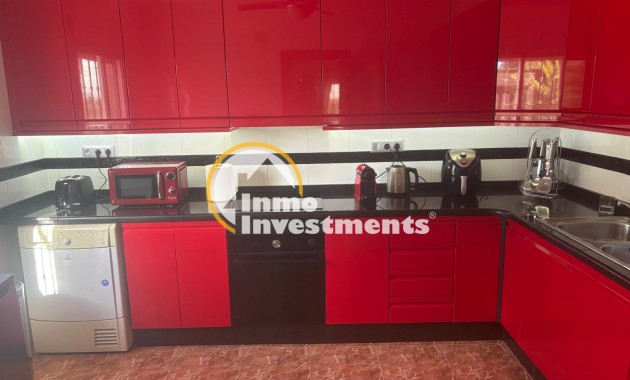 Resale - Villa - Albatera