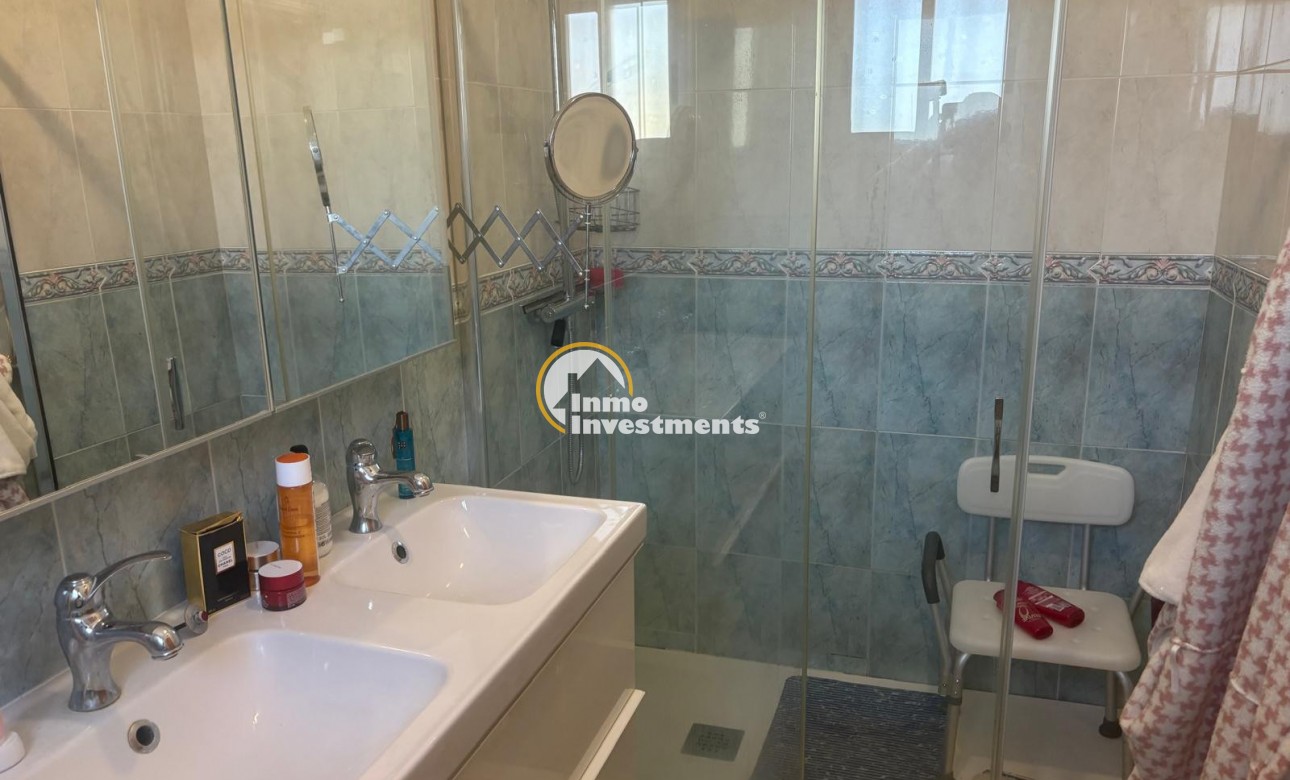 Resale - Villa - Albatera