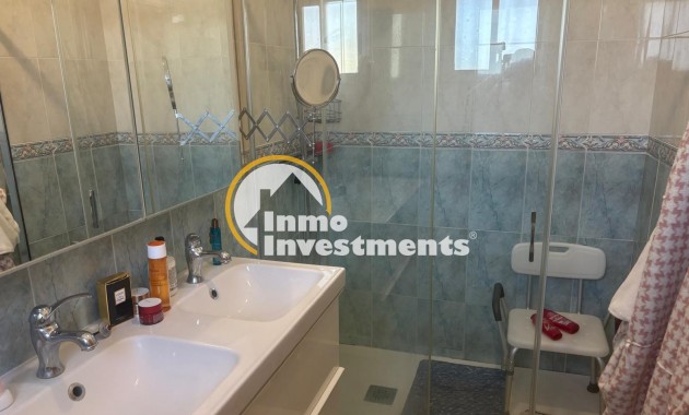 Resale - Villa - Albatera