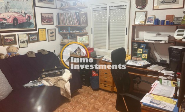 Resale - Villa - Albatera