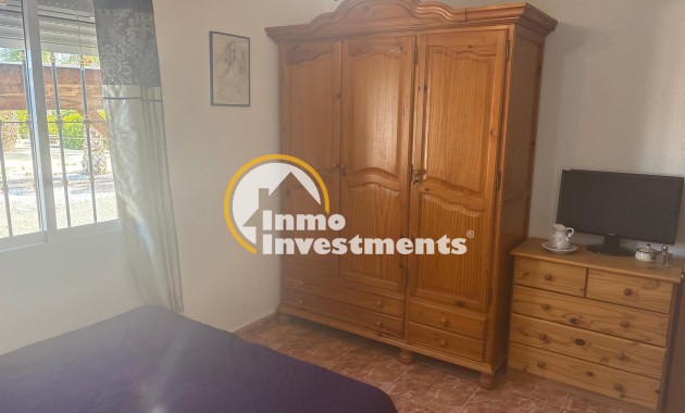 Resale - Villa - Albatera