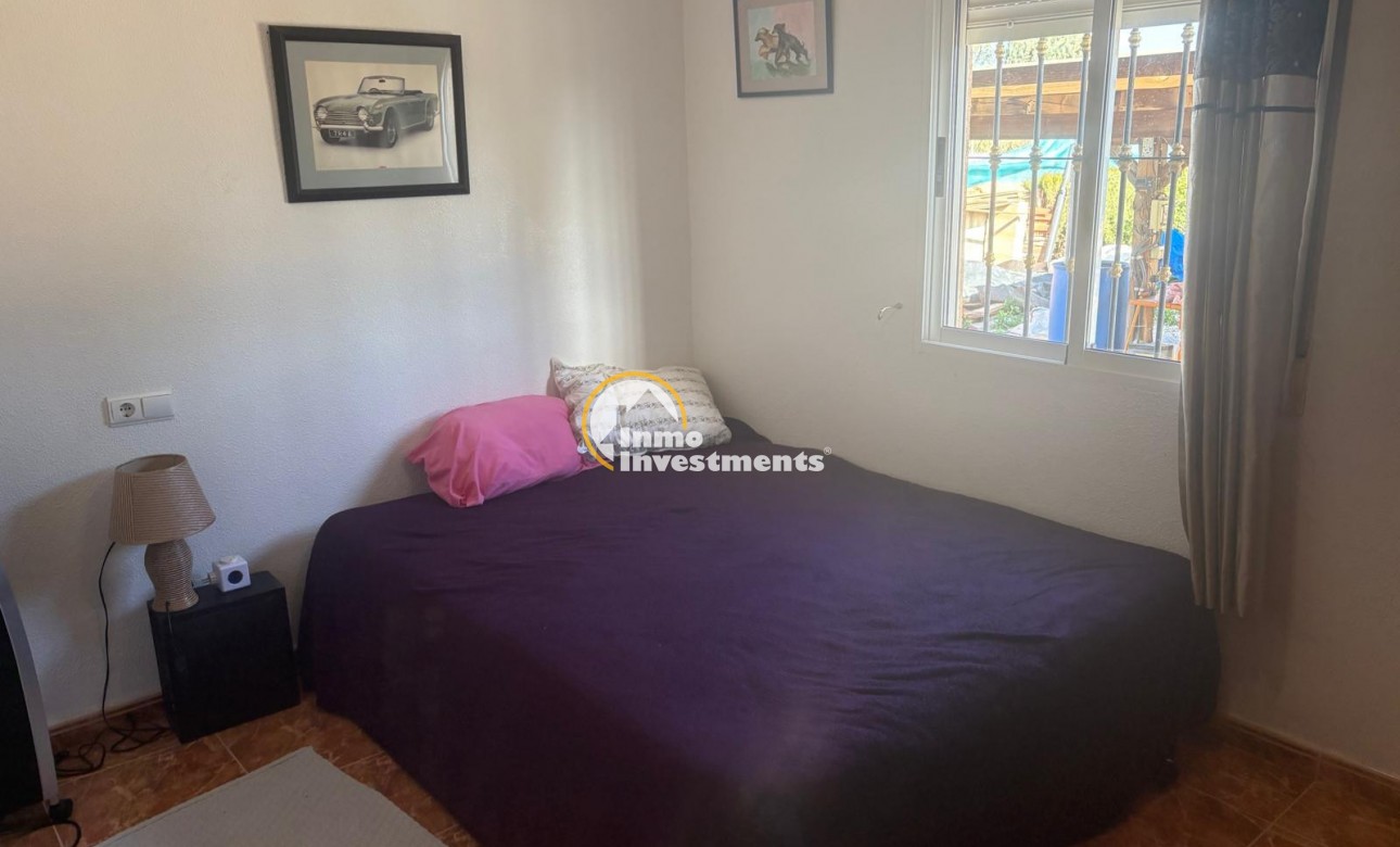 Resale - Villa - Albatera