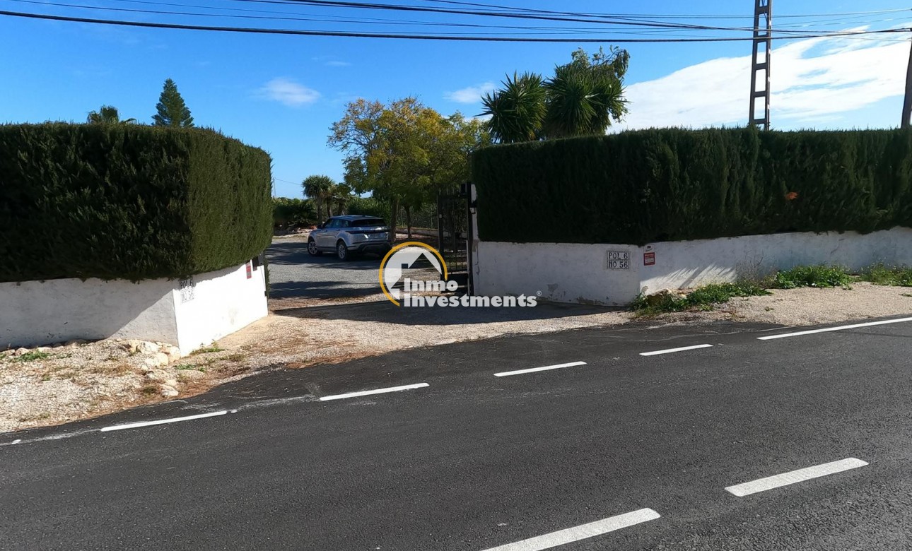 Resale - Villa - Albatera