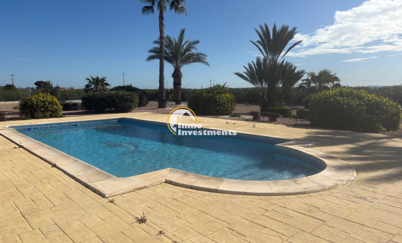 Resale - Villa - Albatera