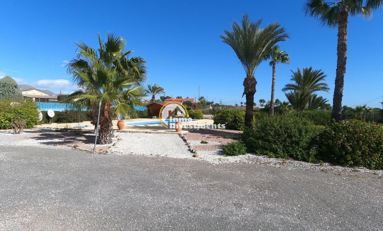 Resale - Villa - Albatera