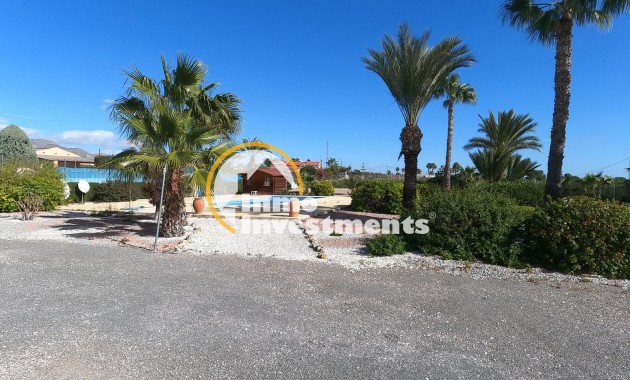 Resale - Villa - Albatera