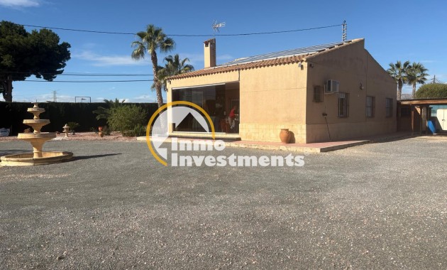 Resale - Villa - Albatera