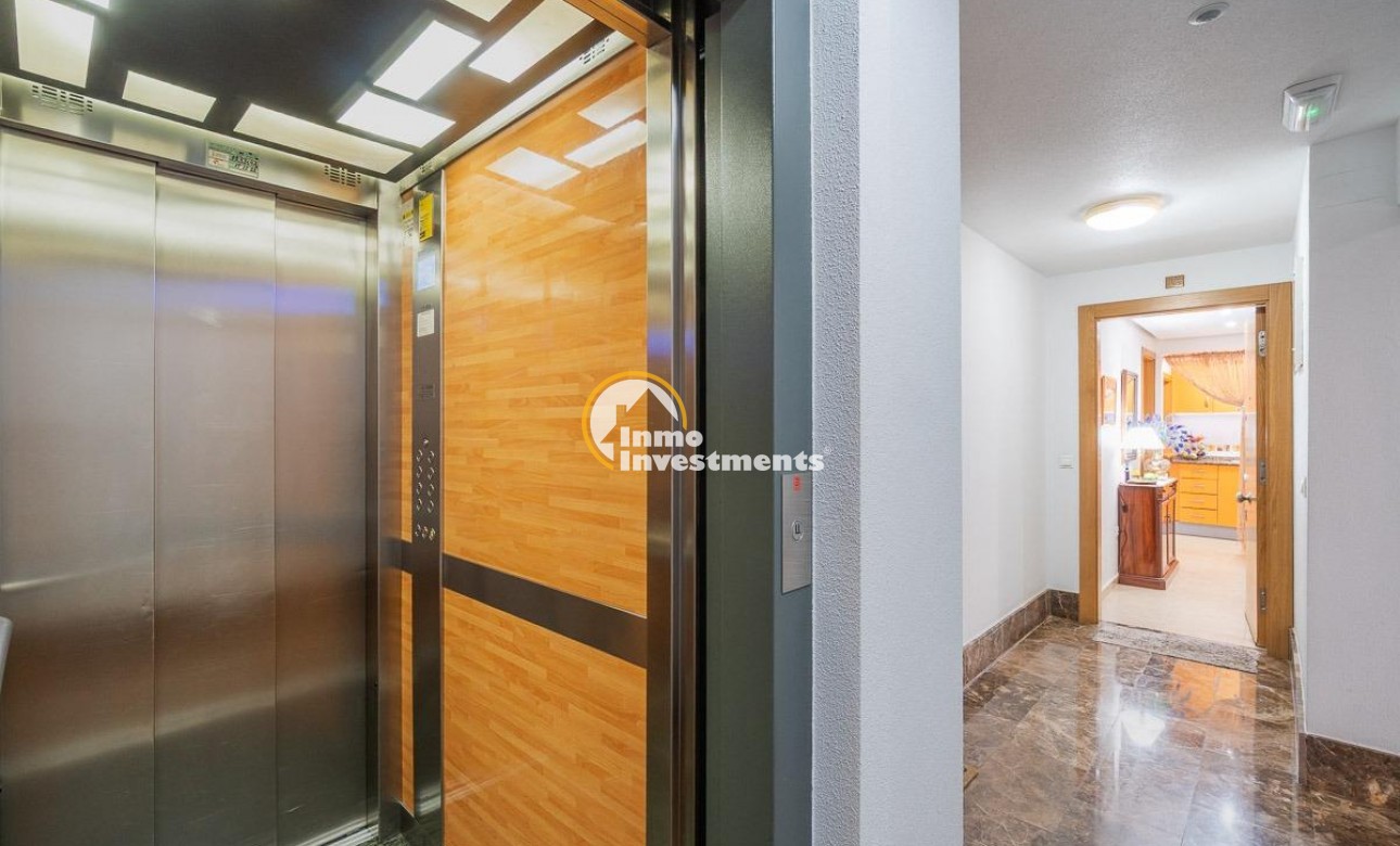 Resale - Apartment - Torrevieja - Centro