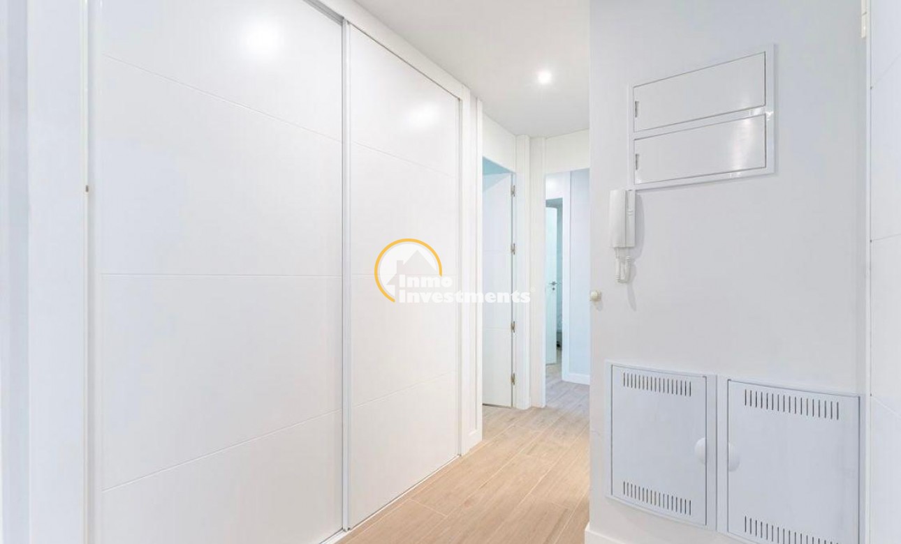 Resale - Apartment - Villamartin