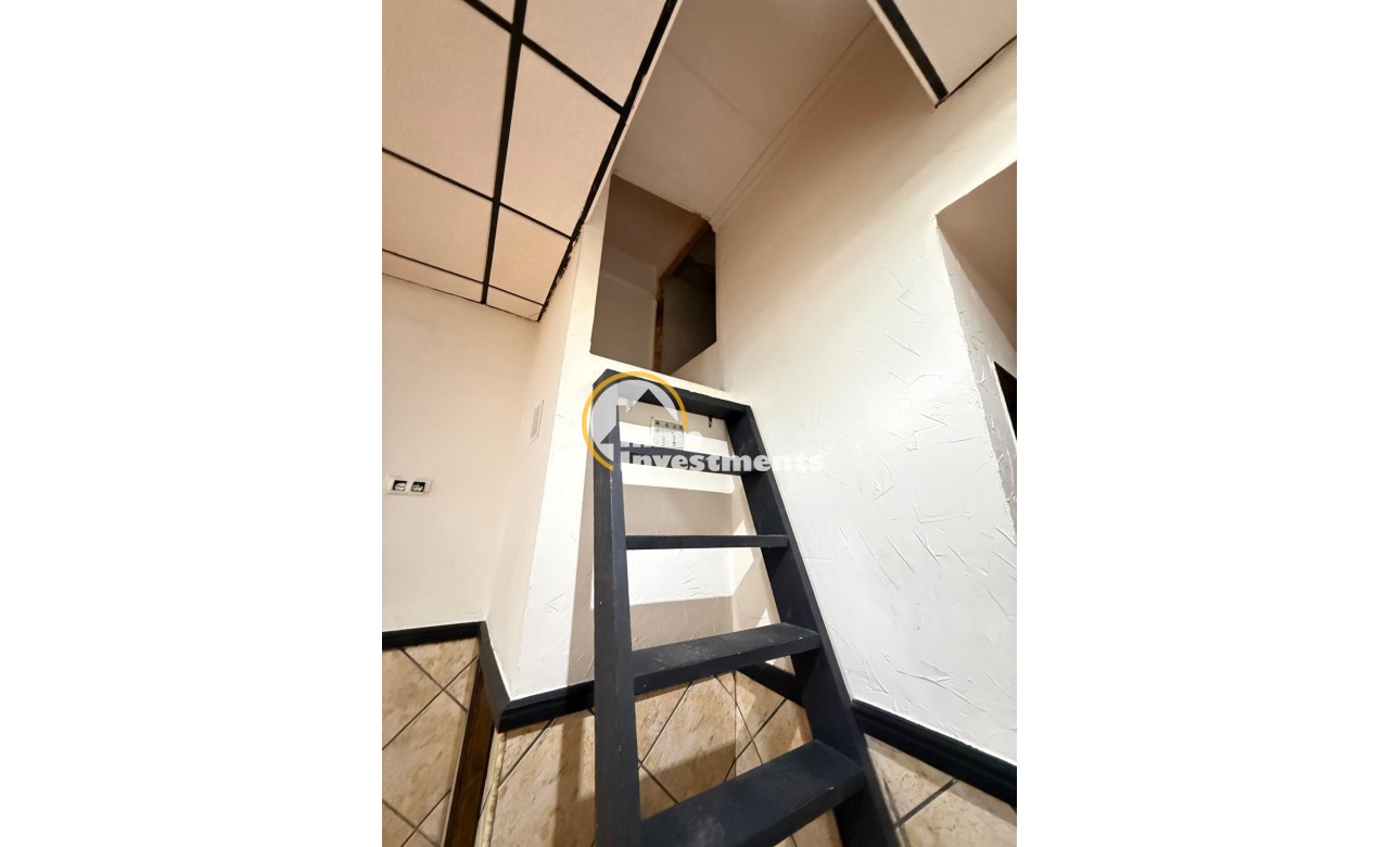 Gebrauchtimmobilien - Kommerzial - Torrevieja - Estacion de autobuses