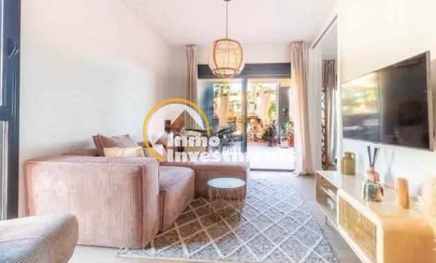 Resale - Apartment - Villamartin