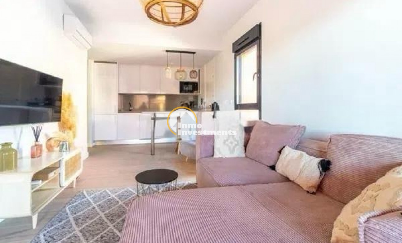 Resale - Apartment - Villamartin