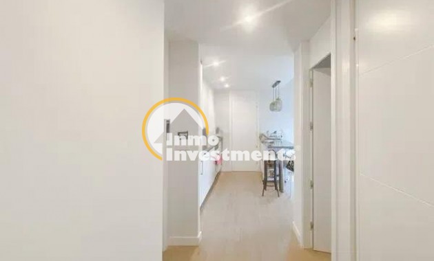 Resale - Apartment - Villamartin
