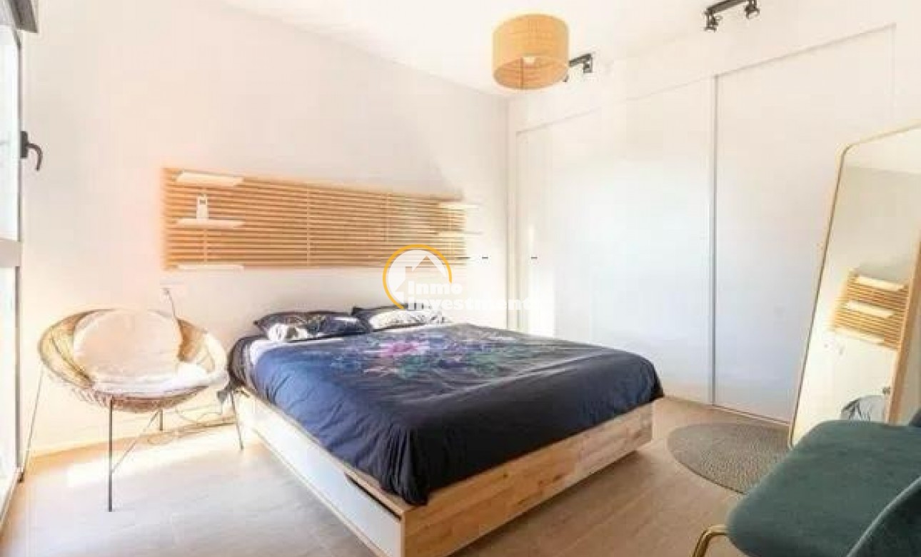 Resale - Apartment - Villamartin