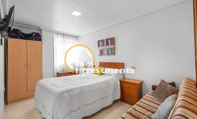 Gebrauchtimmobilien - Apartment - Torrevieja - Estacion de autobuses