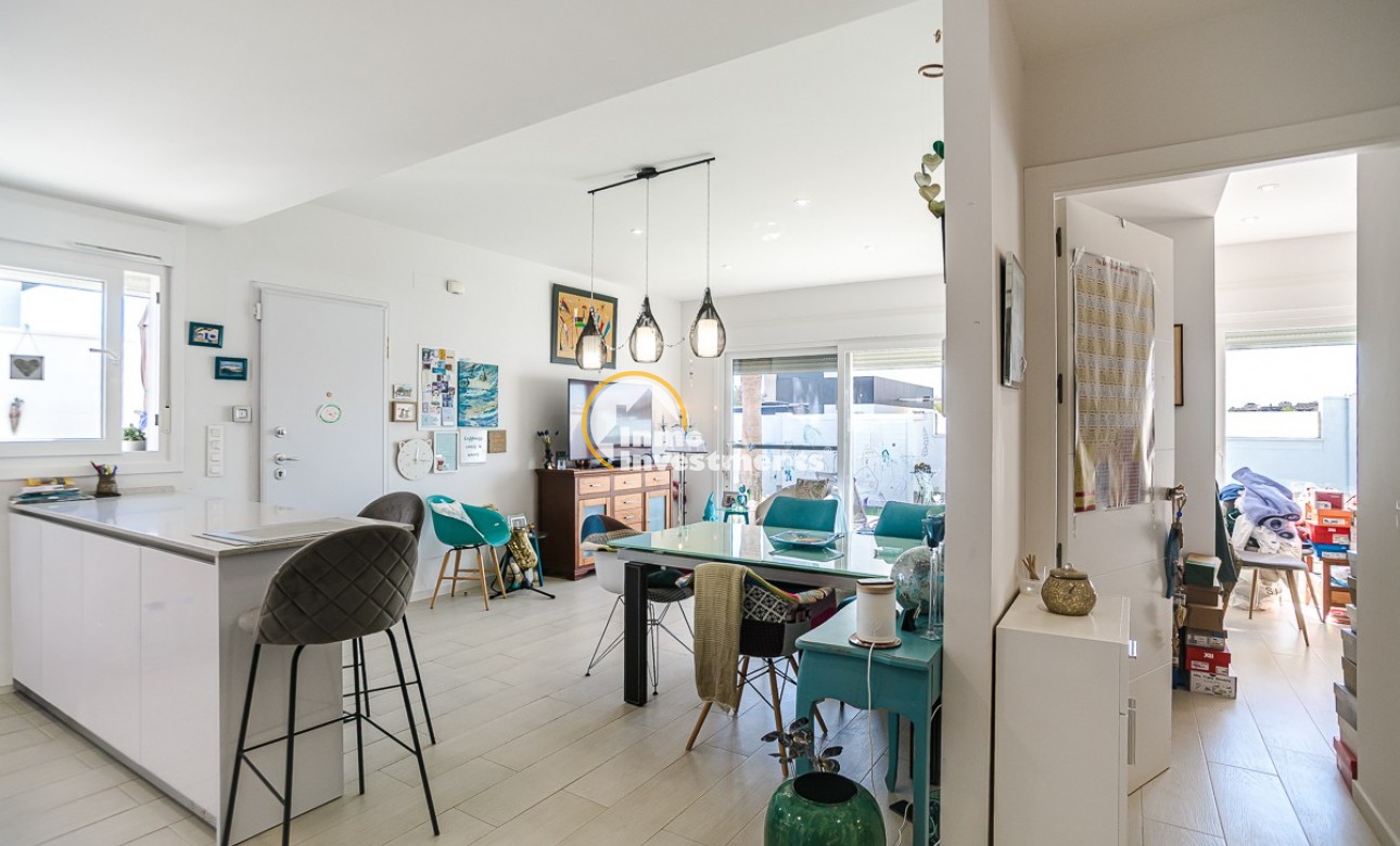 Resale - Villa - Pilar de la Horadada - PILAR DE LA HORADADA