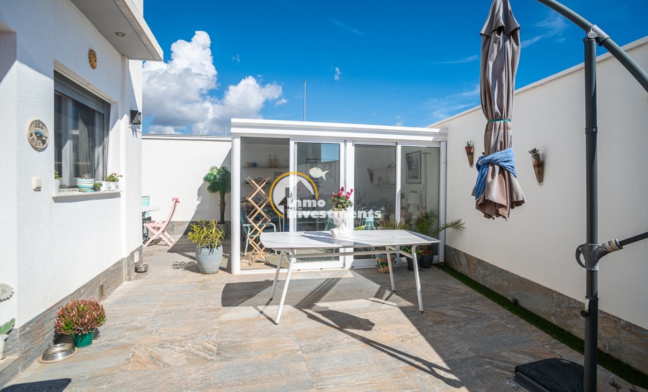 Resale - Villa - Pilar de la Horadada - PILAR DE LA HORADADA