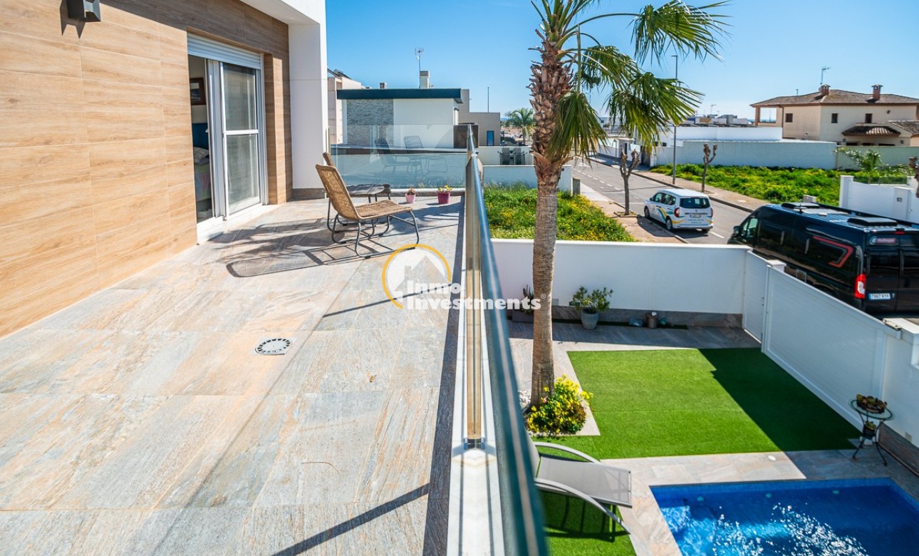 Resale - Villa - Pilar de la Horadada - PILAR DE LA HORADADA