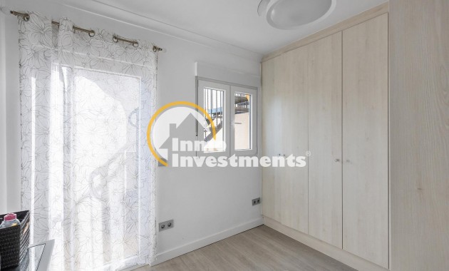 Reventa - Chalet independiente - Guardamar del Segura - Urbanizaciones