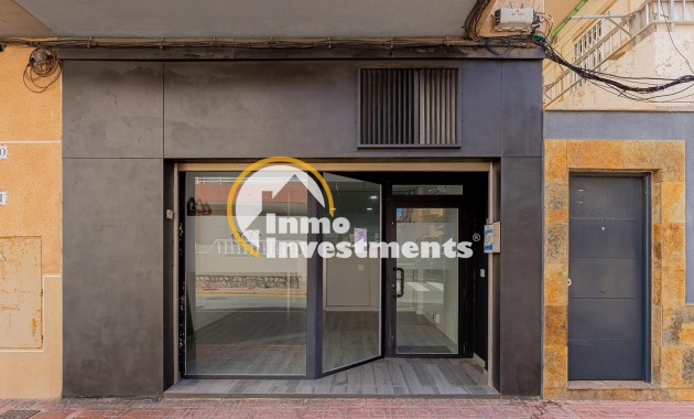 Reventa - Local comercial - Torrevieja - La Mata pueblo