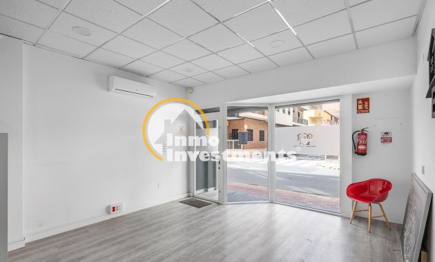Reventa - Local comercial - Torrevieja - La Mata pueblo