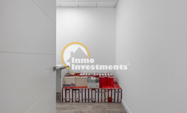 Reventa - Local comercial - Torrevieja - La Mata pueblo