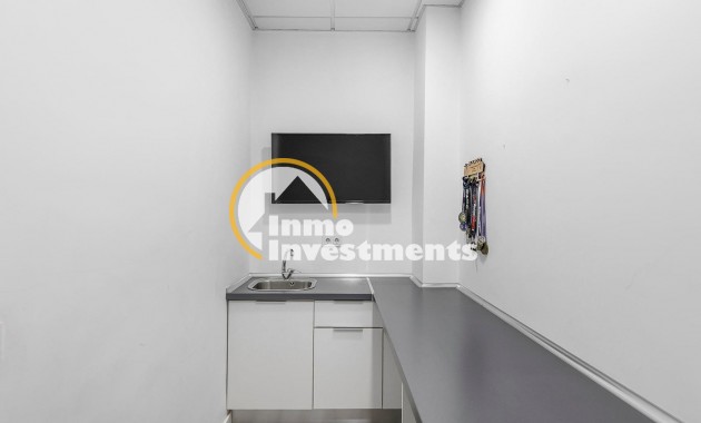 Reventa - Local comercial - Torrevieja - La Mata pueblo