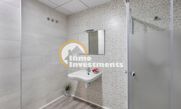 Reventa - Local comercial - Torrevieja - La Mata pueblo