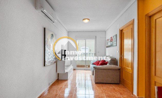 Resale - Apartment - Torrevieja - Torrevieja Centre